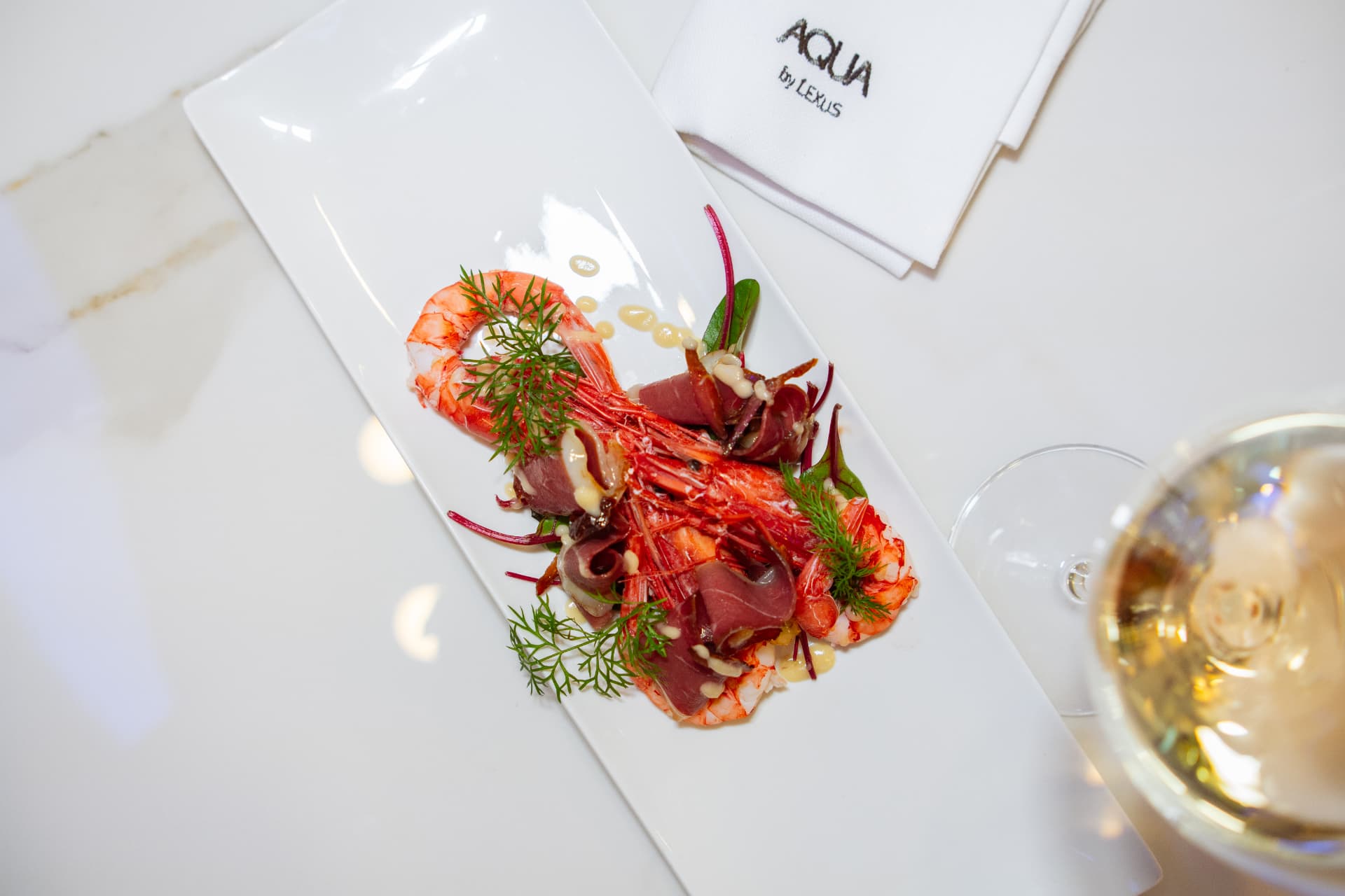 Fine dining: piatto gourmet fotografato dall'alto